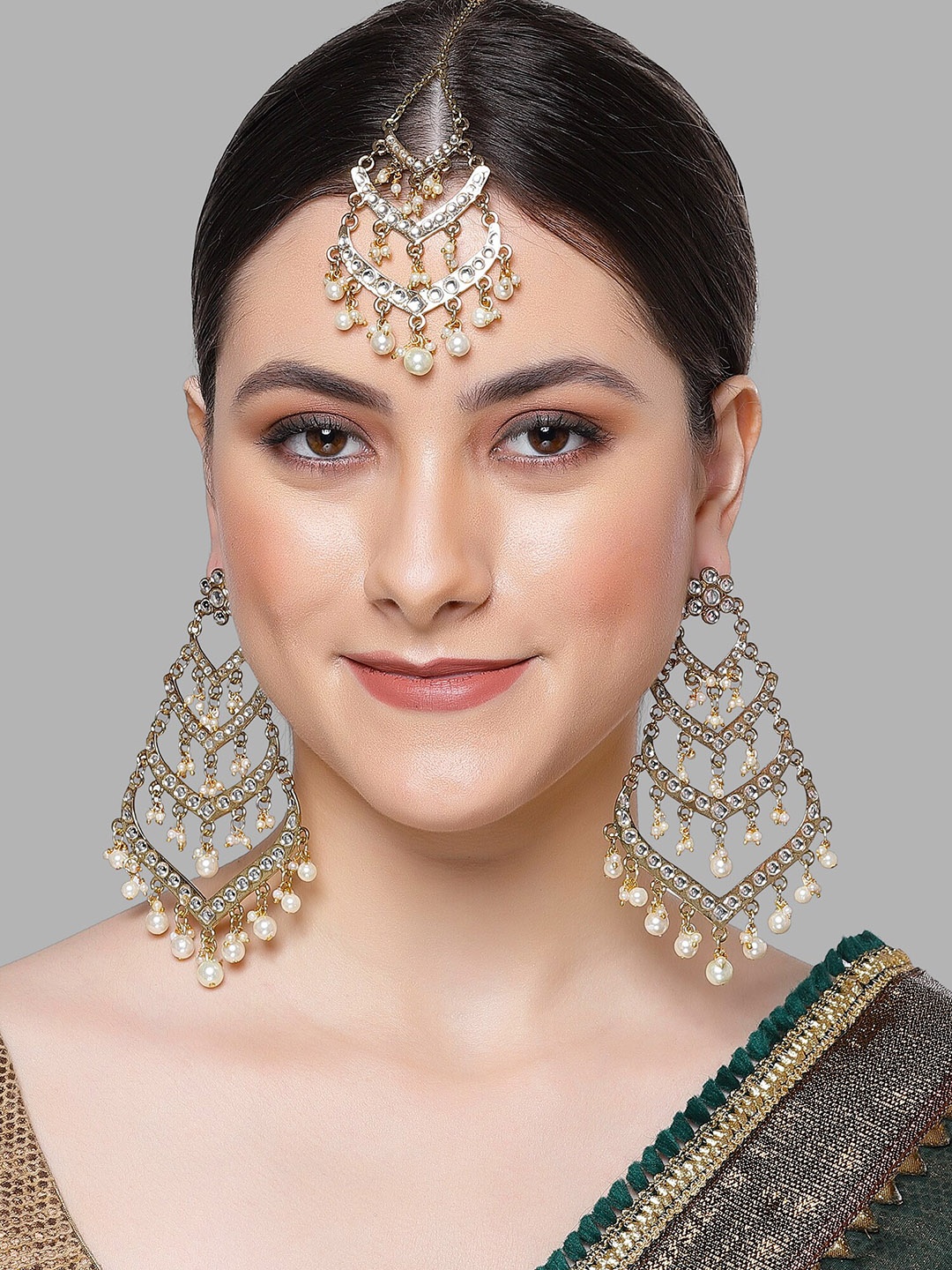 

KARATCART Gold-Plated Kundan-Studded Pearl Beaded Jewellery Set