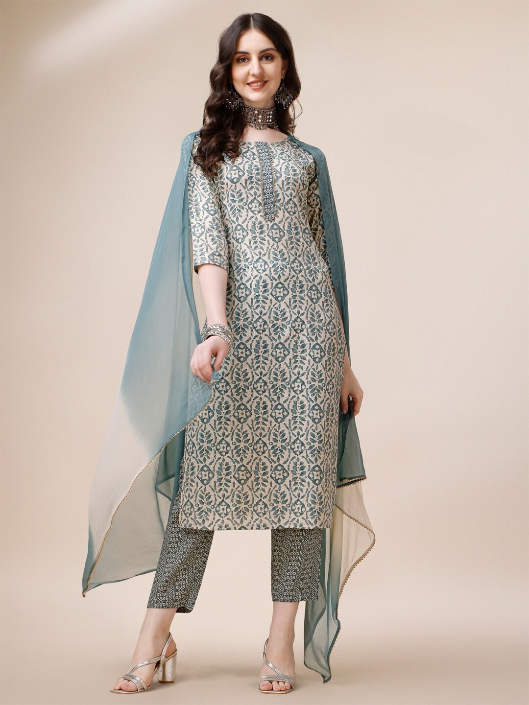 

Berrylicious Ethnic Printed Gotta Patti Kurta with Trousers & With Dupatta, Green