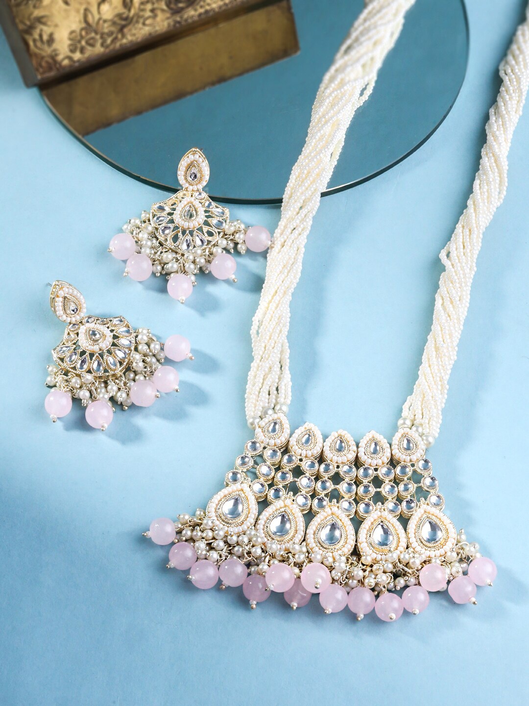 

Yellow Chimes Gold-Plated Stone-Studded & Pearl Beaded Jewellery Set