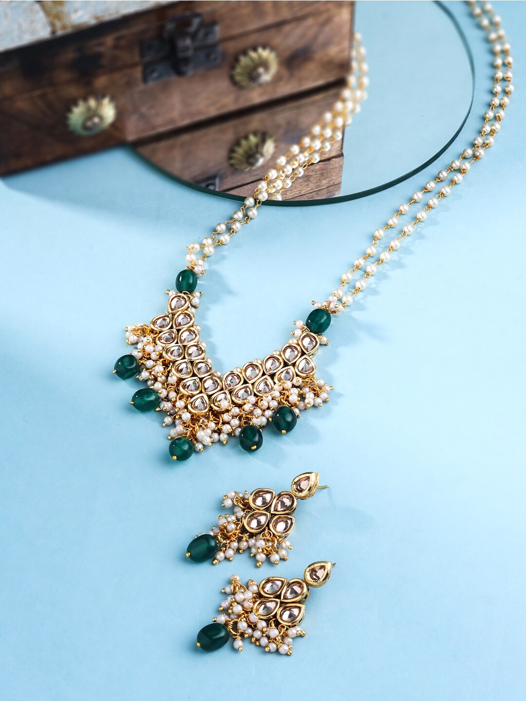 

Yellow Chimes Gold-Plated Stone-Studded & Pearl Beaded Jewellery Set