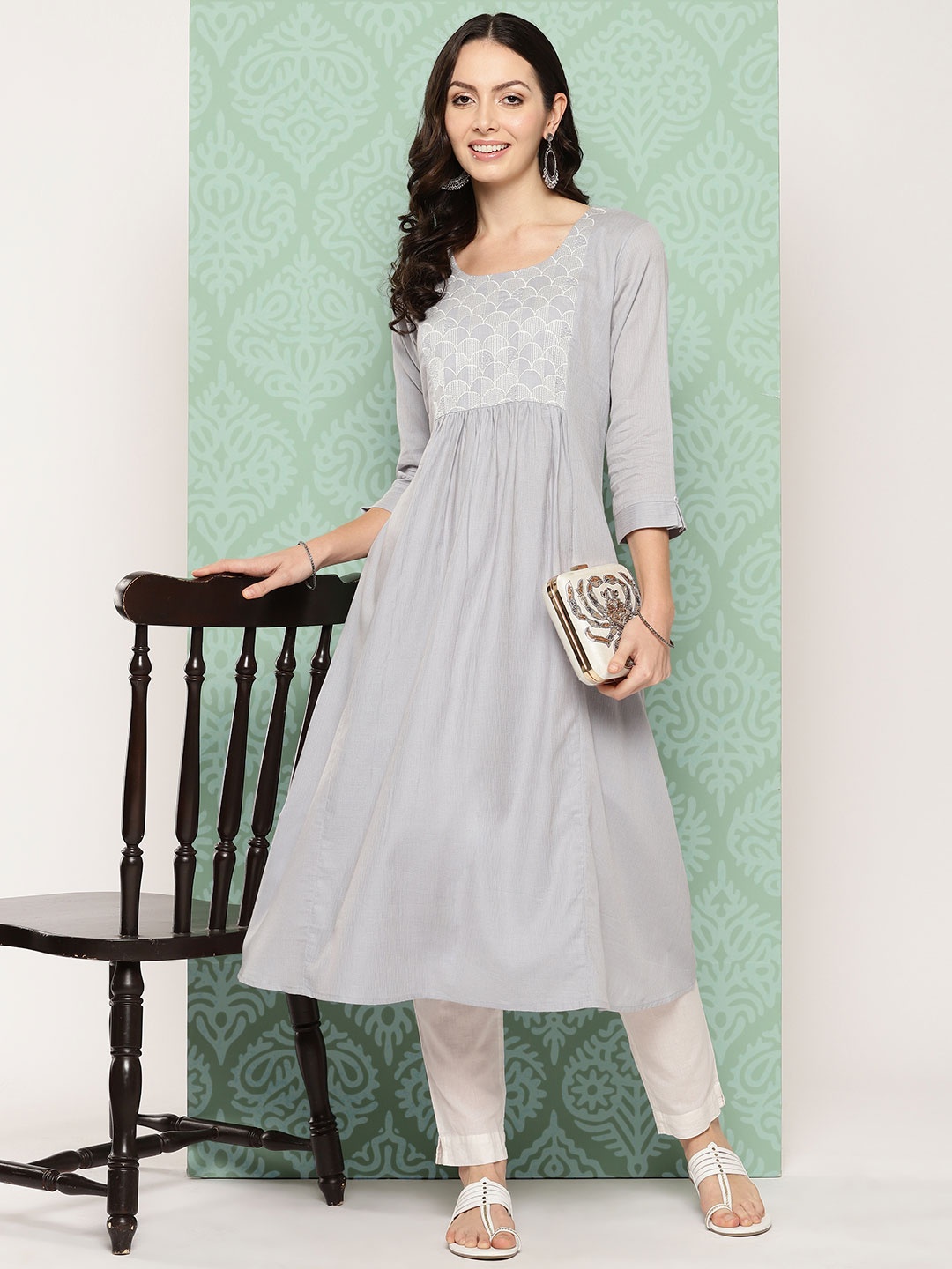 

ZOLA Geometric Embroidered Thread Work Kurta, Grey