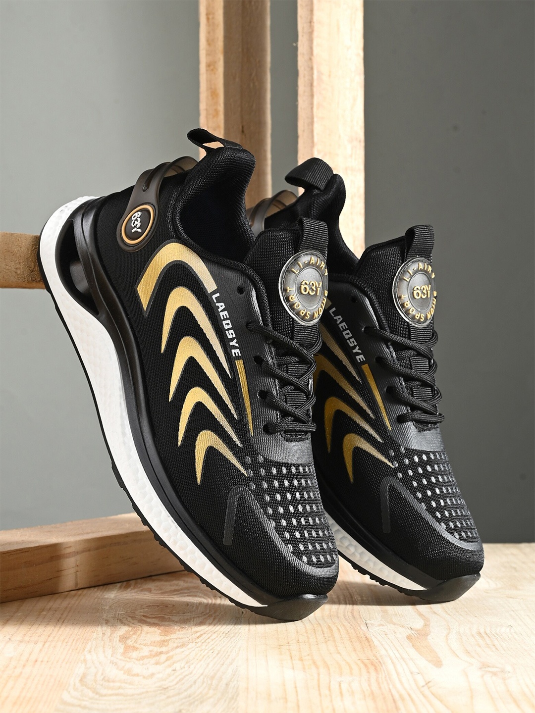 

The Roadster Lifestyle Co. Women Black & Gold-Toned Lace-Up Walking Sports Shoes