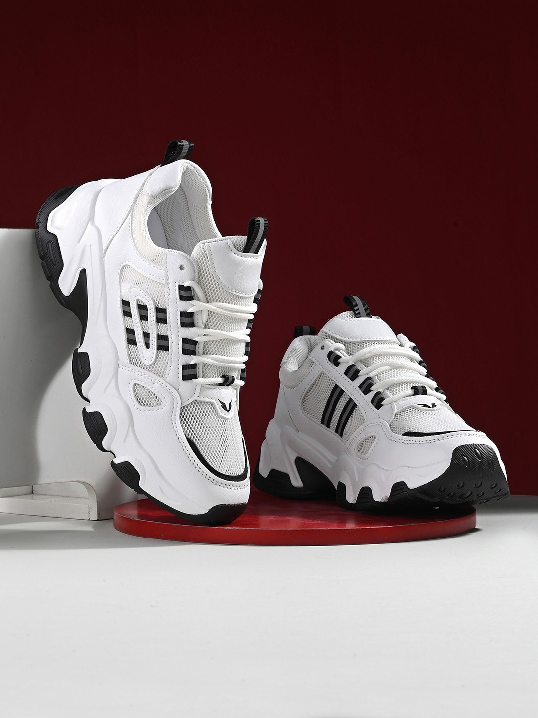 

Roadster Women White & Black Mesh Walking Shoes