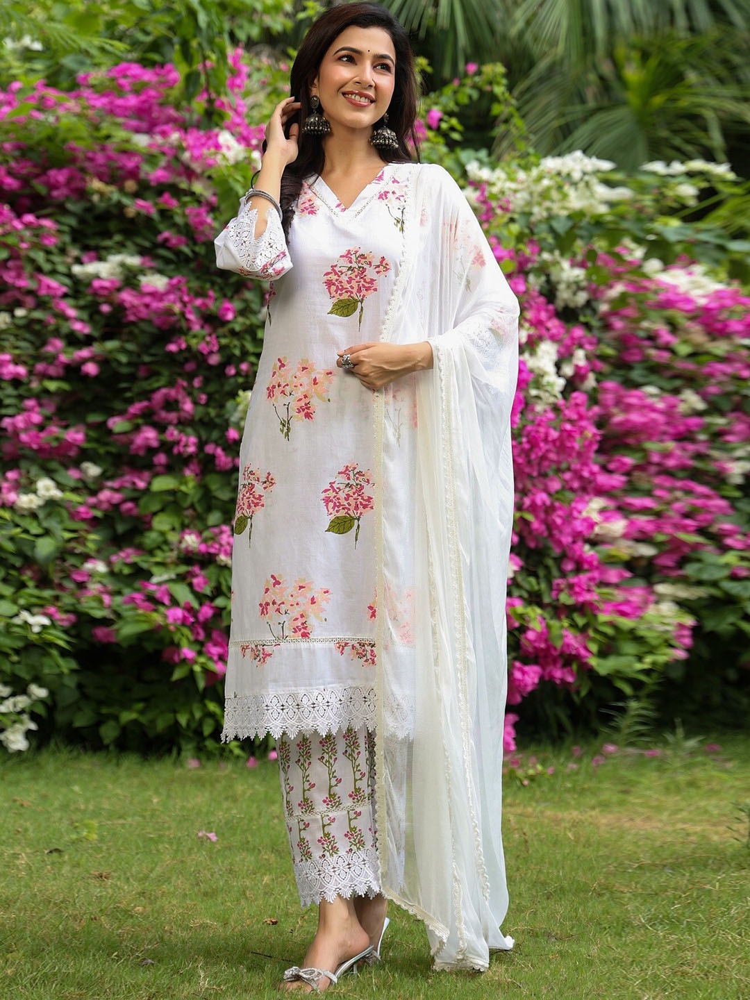 

PINKVILLE JAIPUR Ethnic Motifs Printed Pure Cotton Kurta with Trousers & Dupatta, White