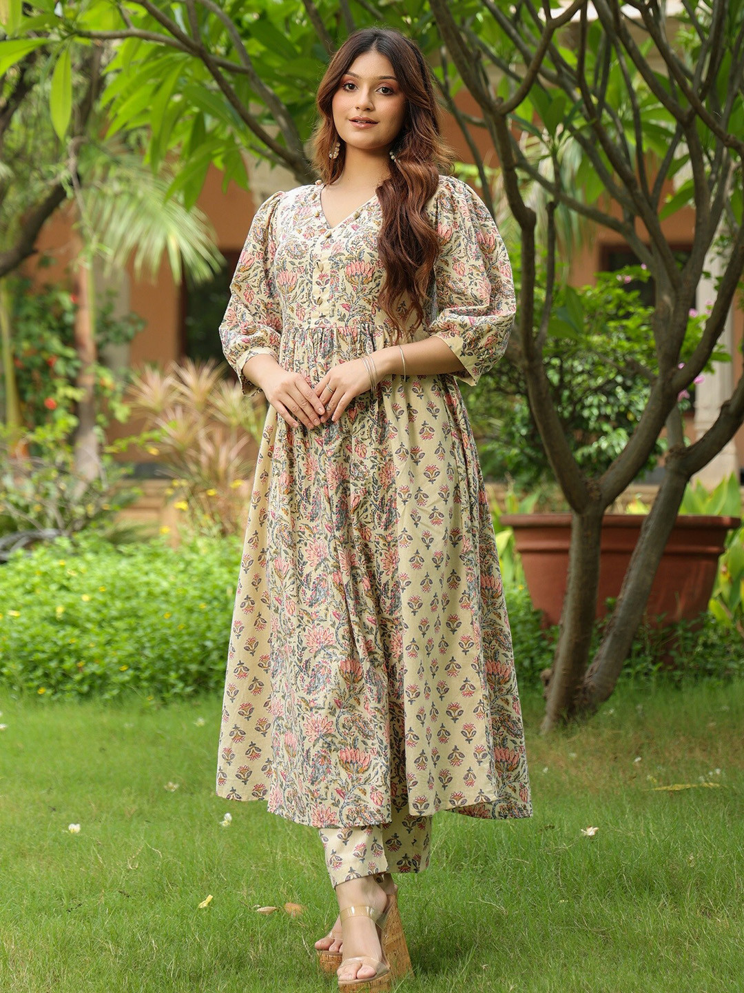 

PINKVILLE JAIPUR Floral Printed Empire Pure Cotton Kurta with Trousers, Beige