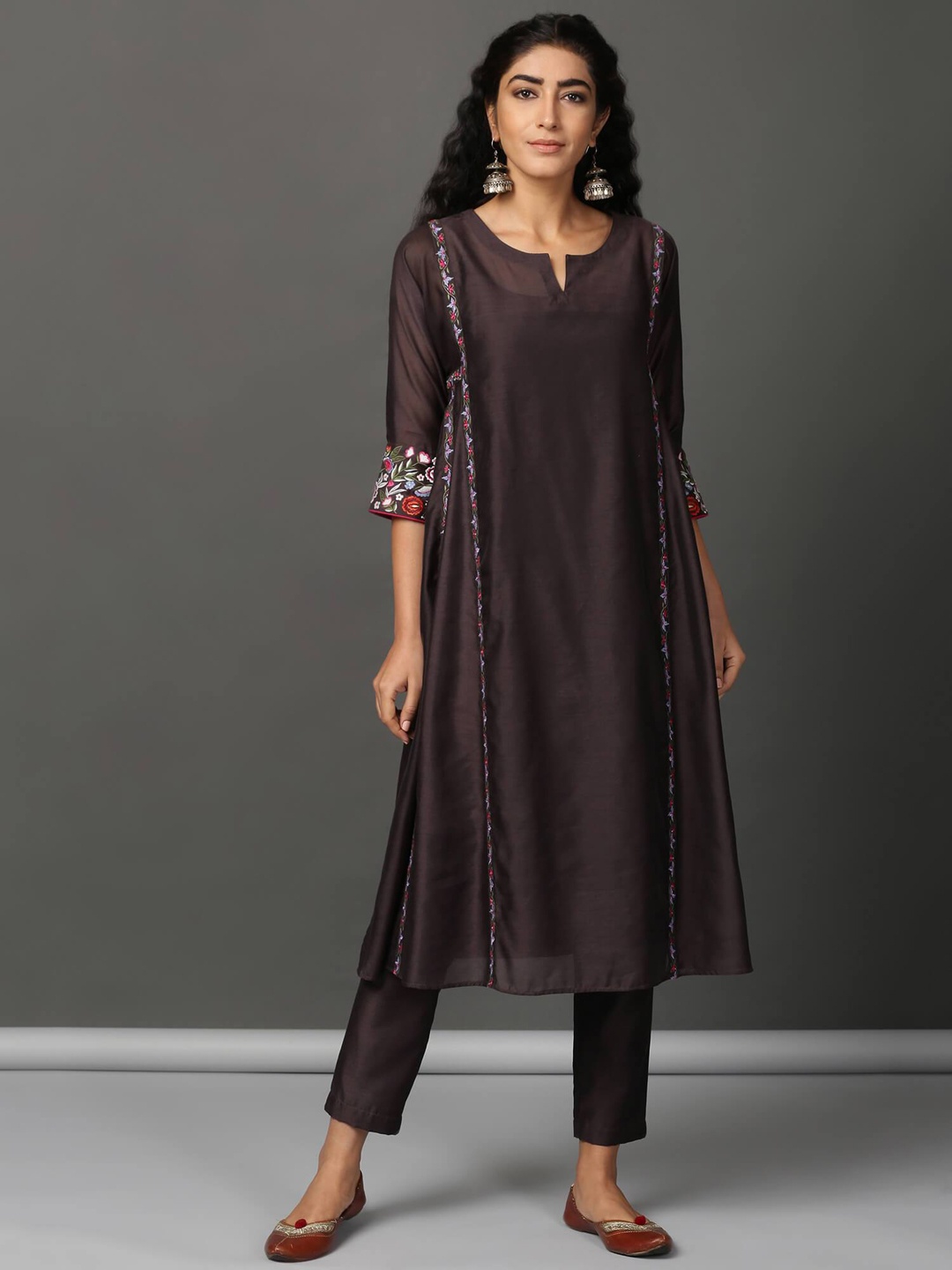 

NUHH Women Floral Embroidered Thread Work Kurta with Trousers, Brown