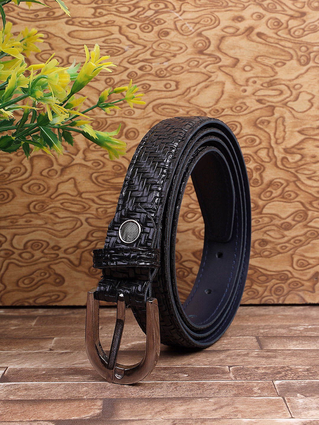 

Kastner Women Textured Slim Belt, Black