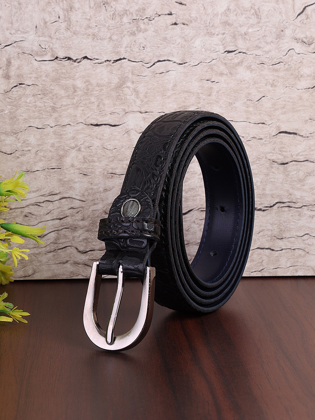 

Kastner Women Textured Slim Belt, Black