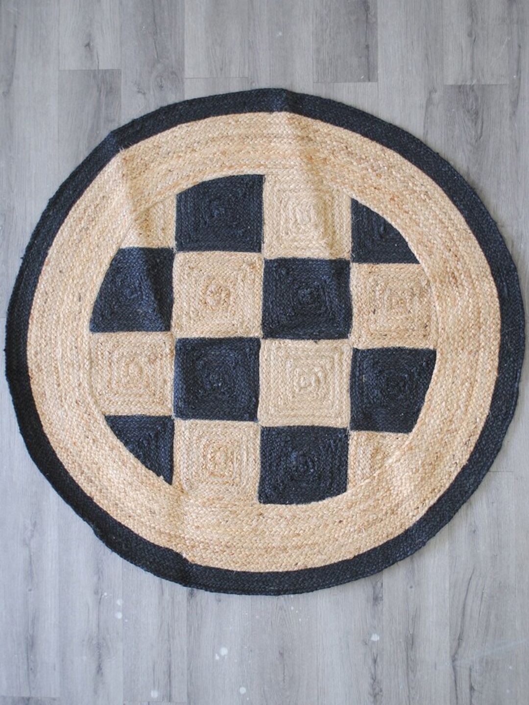 

Art Avenue Beige & Blue Checked Round Jute Rug, Brown