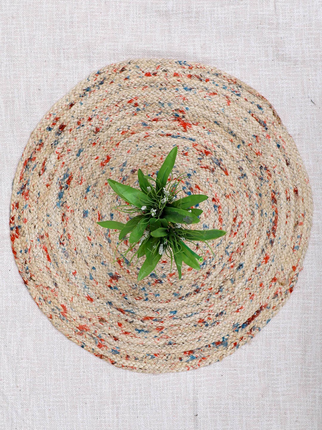 

Art Avenue Dear Beige & Red Braided Round Jute Rug