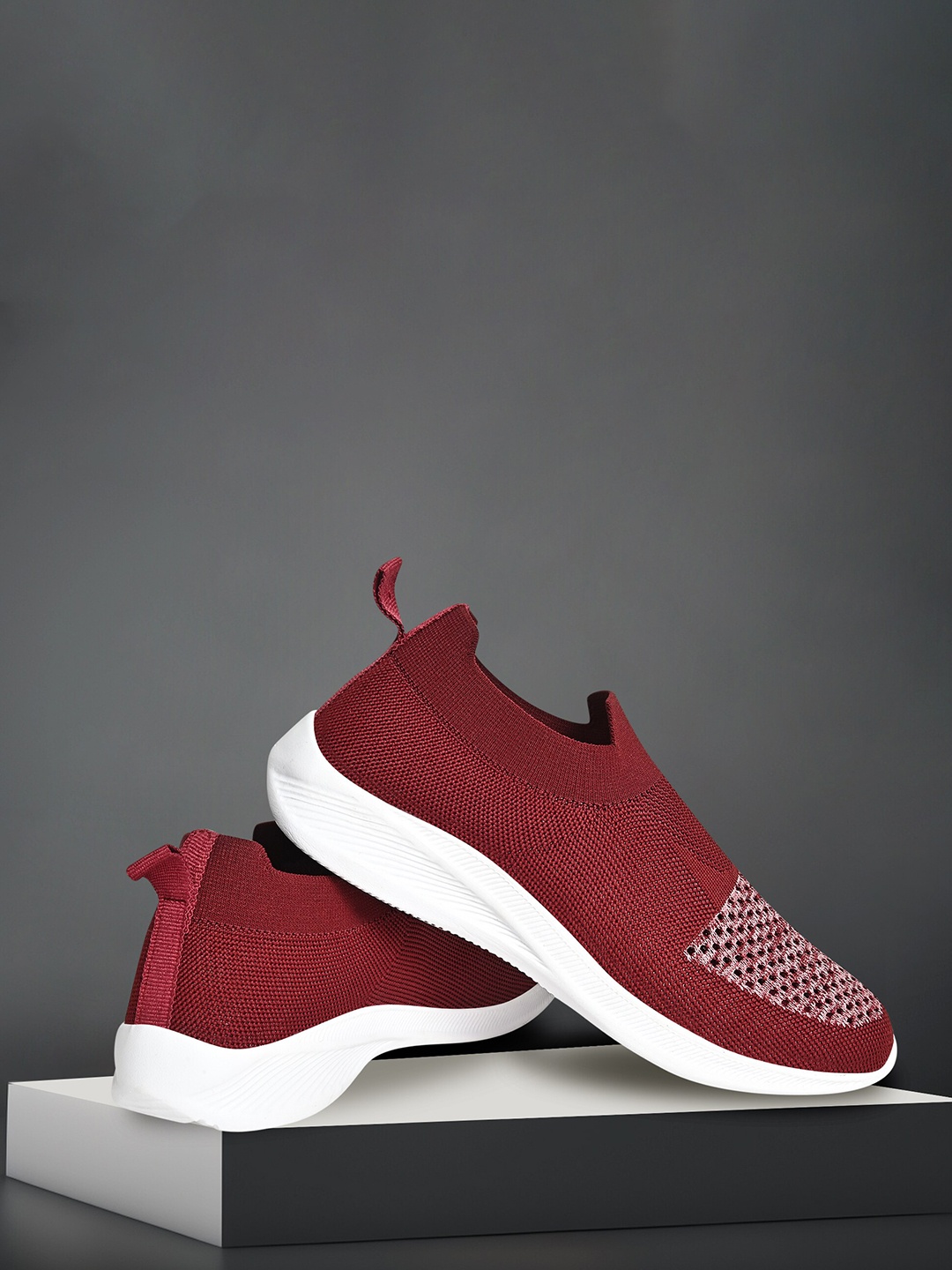 

TPENT Women Anti Odour Technology Walking Shoes, Maroon