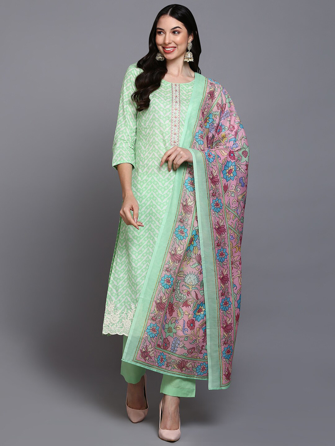 

AHIKA Green & White Abstract Printed Pure Cotton Kurta With Trousers & Dupatta