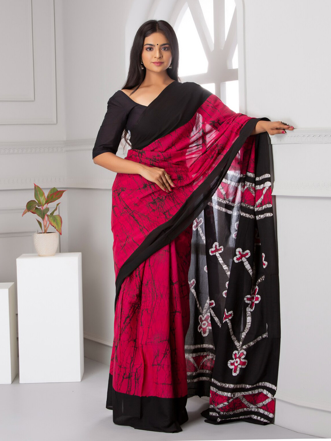 

BUTA BUTI Abstract Printed Pure Cotton Saree With Blouse Piece, Red