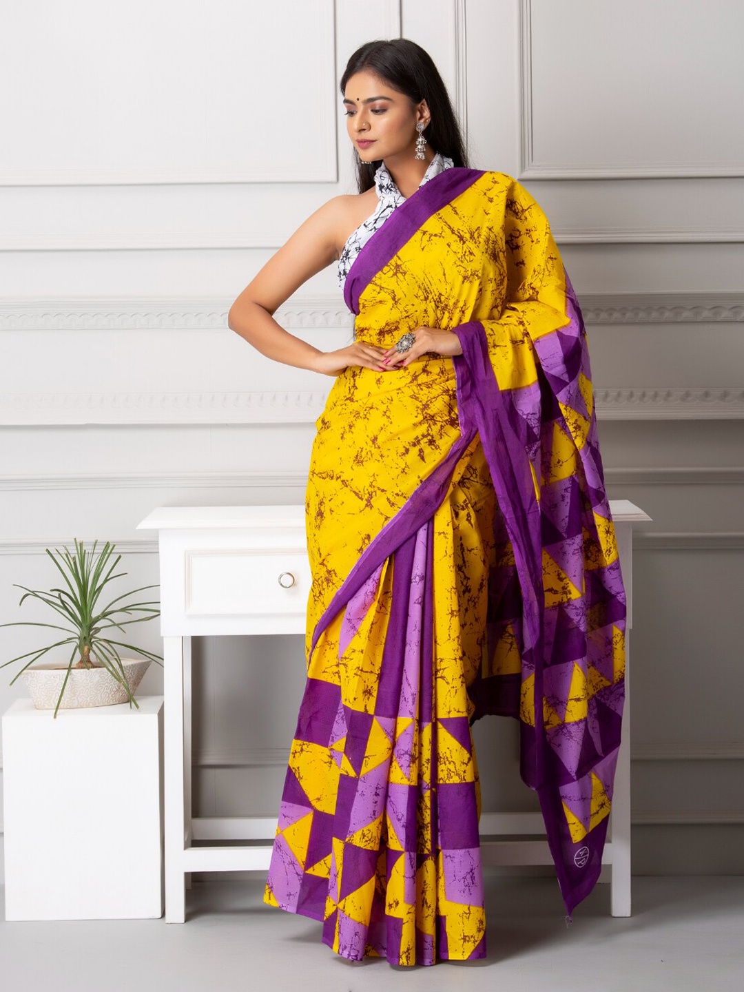 

BUTA BUTI Abstract Printed Pure Cotton Saree With Blouse Piece, Yellow