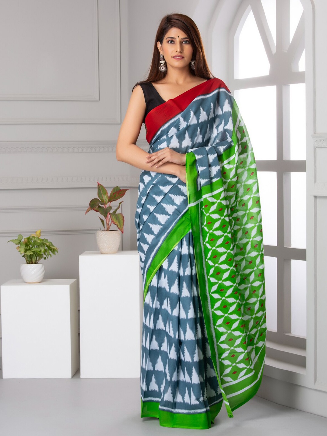 BUTA BUTI Geometric Printed Pure Cotton Saree, Grey