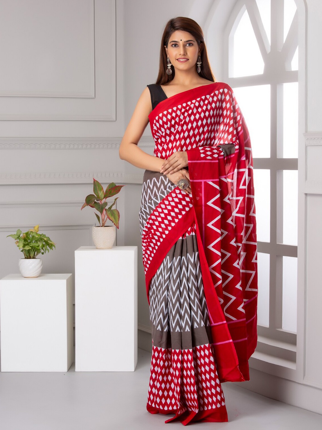 

BUTA BUTI Geometric Printed Pure Cotton Saree, Brown