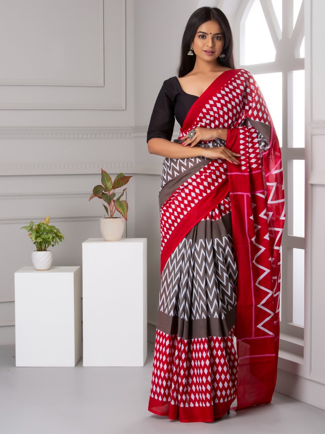 

BUTA BUTI Geometric Printed Pure Cotton Saree, Brown