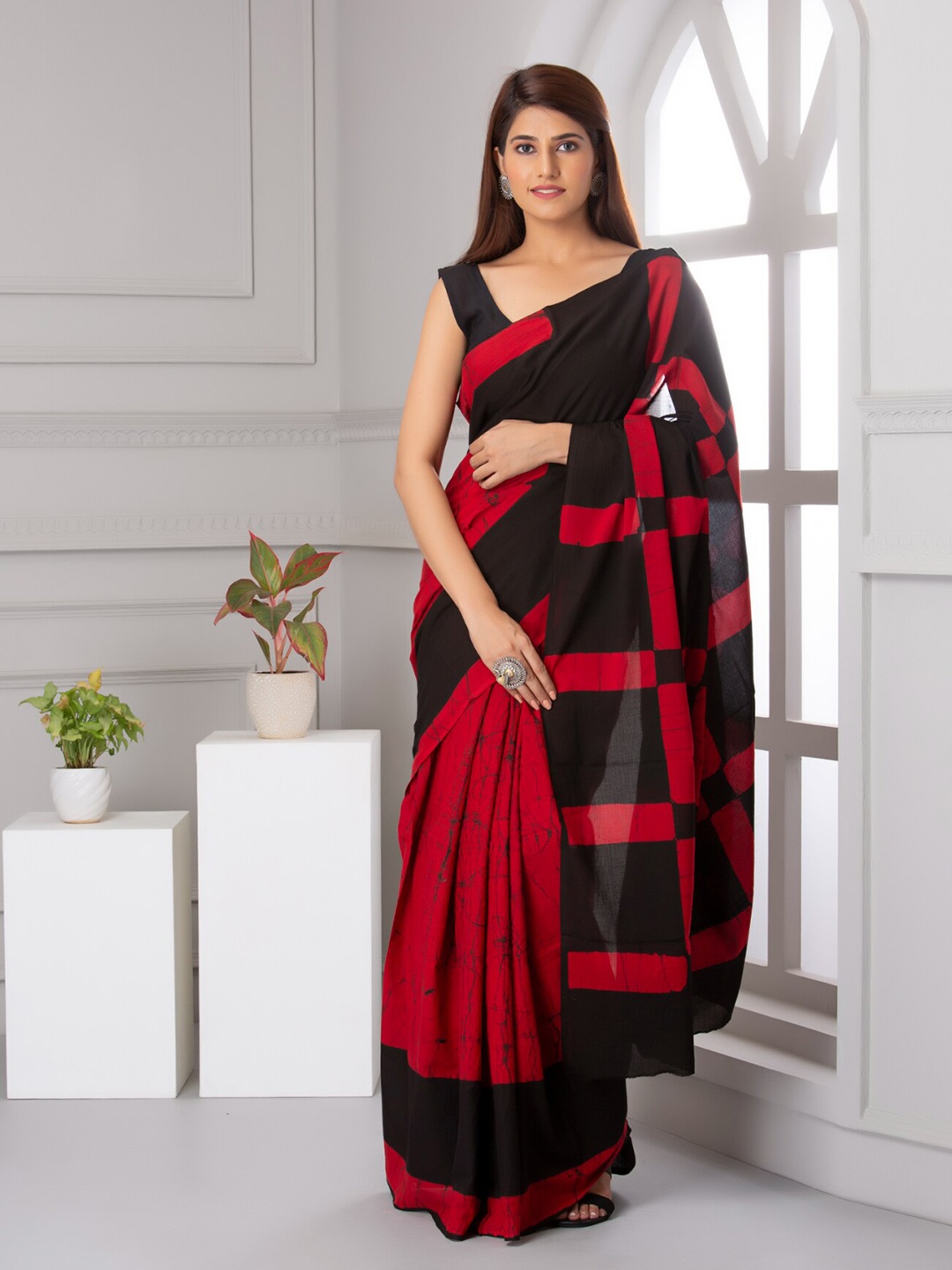 BUTA BUTI Geometric Printed Pure Cotton Saree, Red
