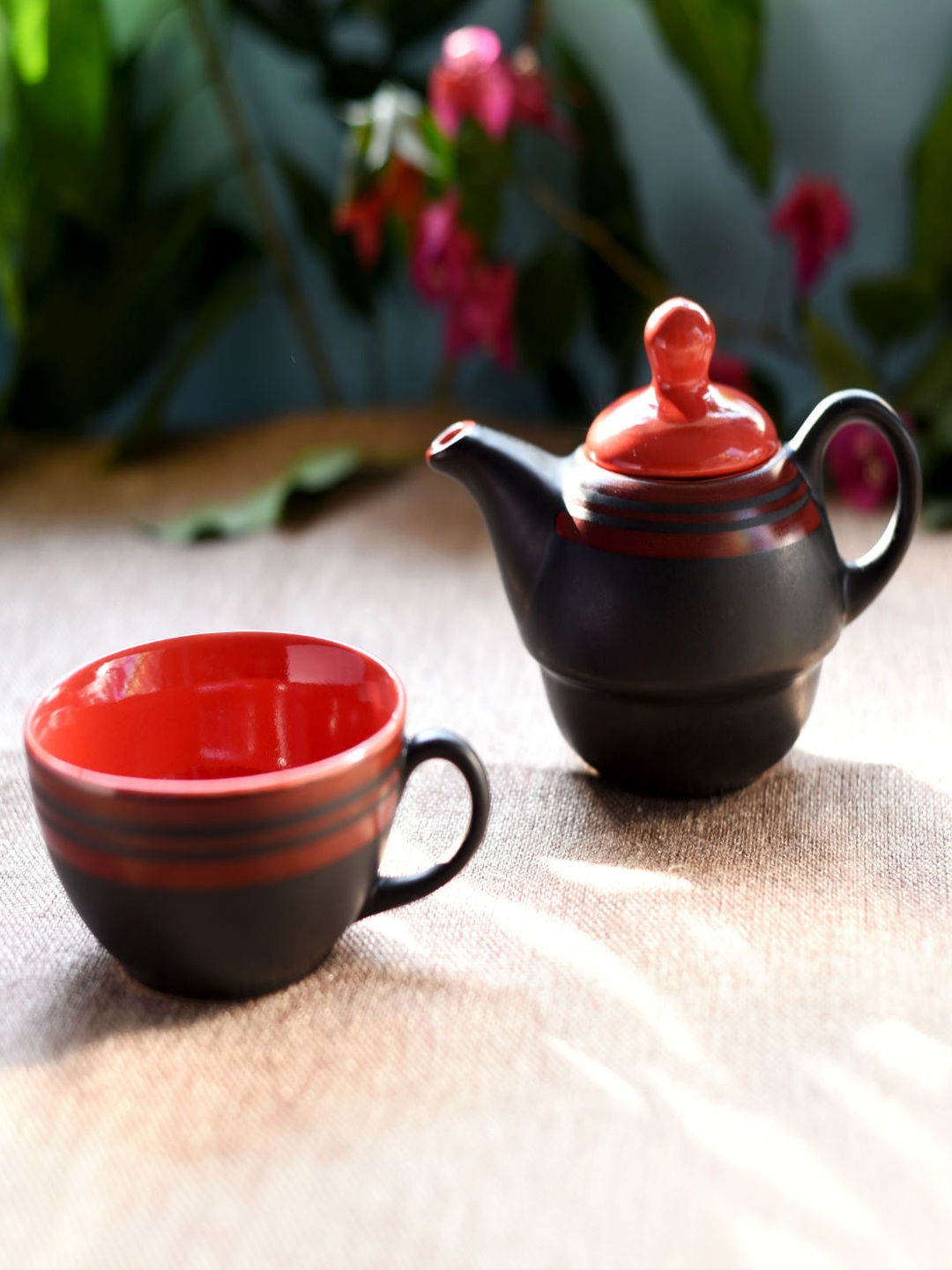 

Unravel India Black Printed Ceramic Kettle Set