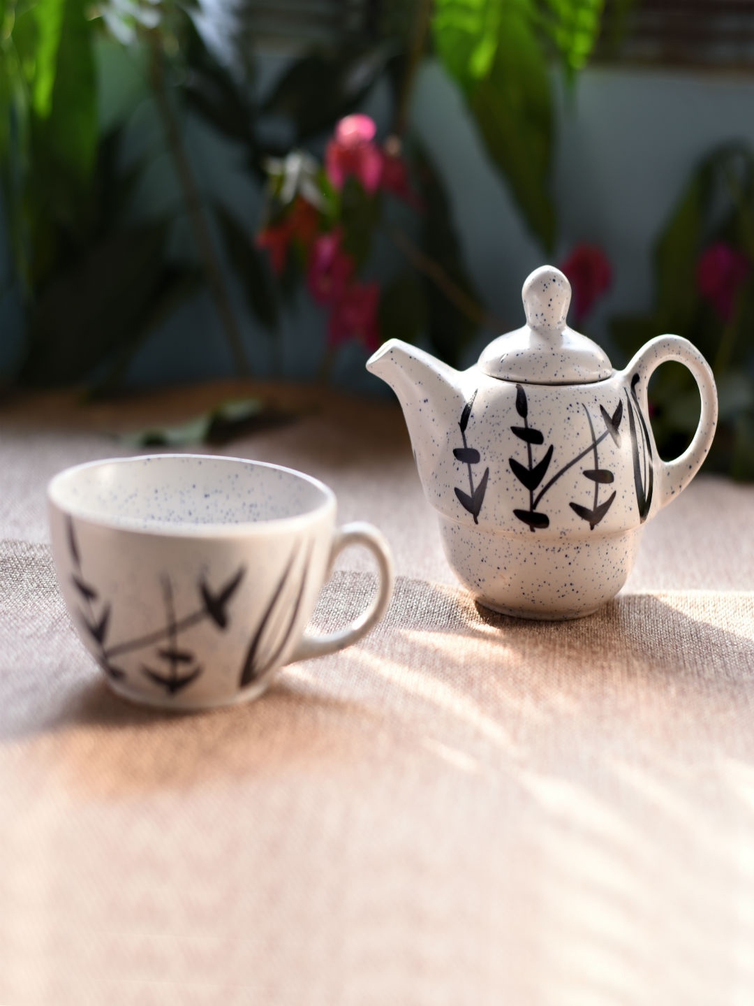 

Unravel India White Printed Ceramic Set