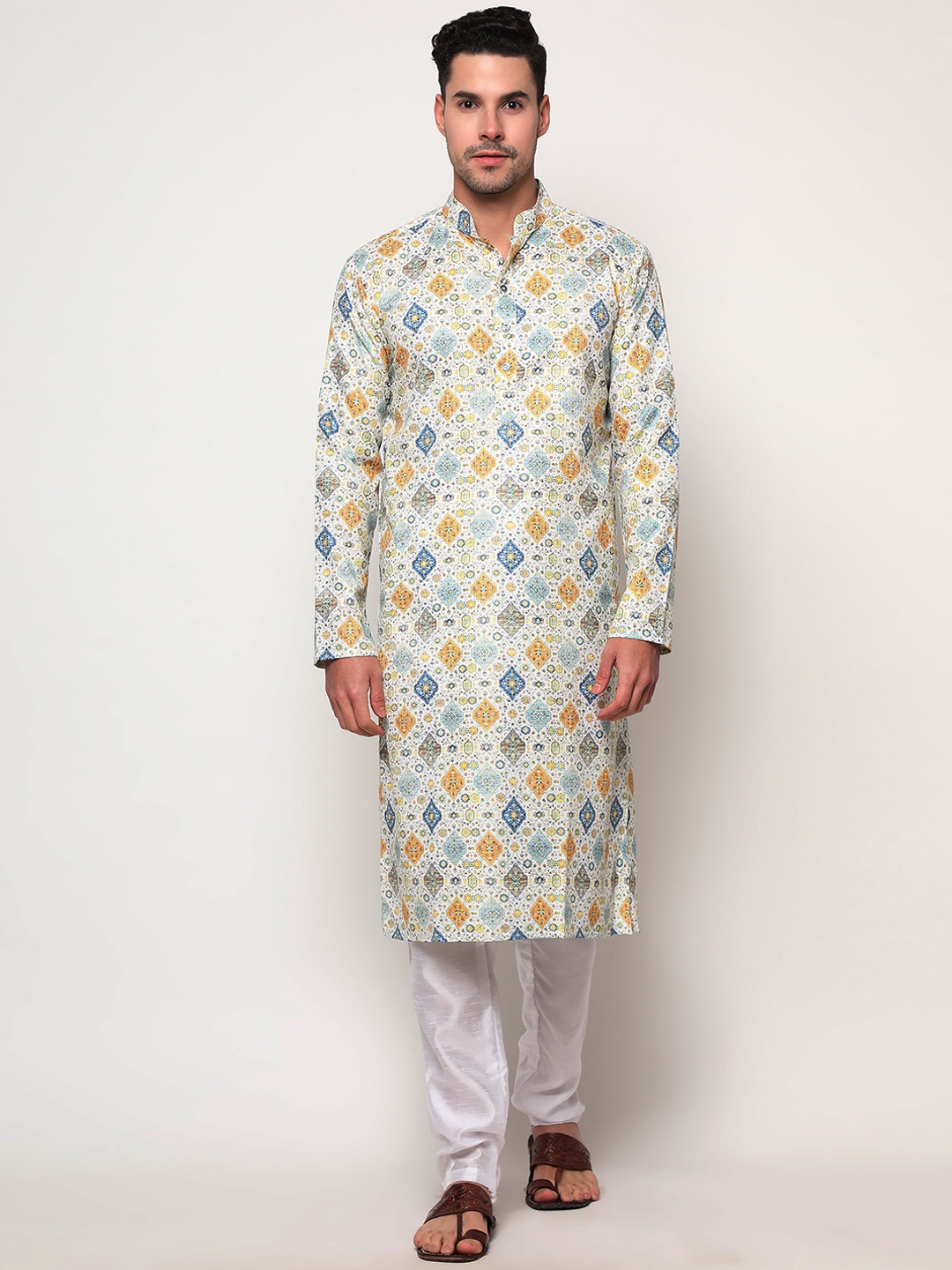 

VISHNU WEAVES Ethnic Motifs Printed Mandarin Collar Thread Work Kurta, White