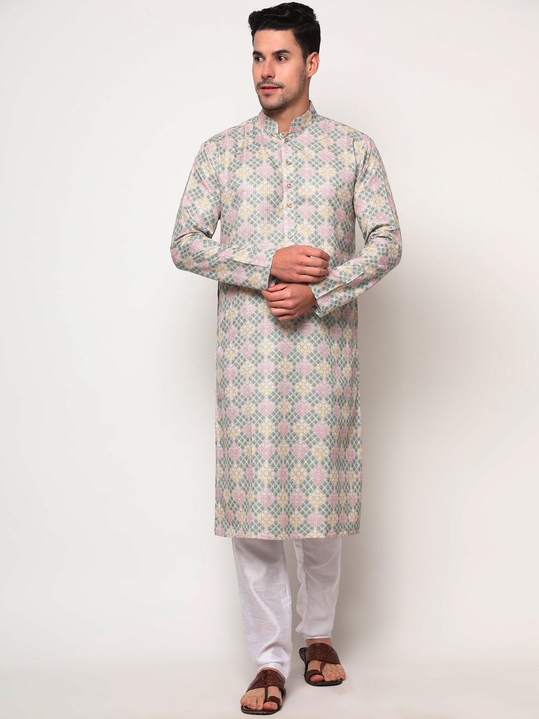 

VISHNU WEAVES Geometric Printed Mandarin Collar Kurta, Green
