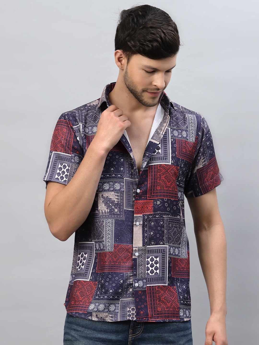 

Gavin Paris Smart Slim Fit Ethnic Motifs Printed Casual Shirt, Red