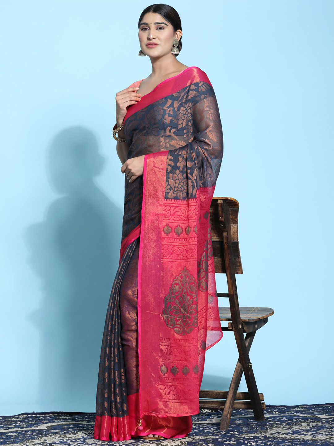 

Phenav Floral Printed Zari Saree, Blue