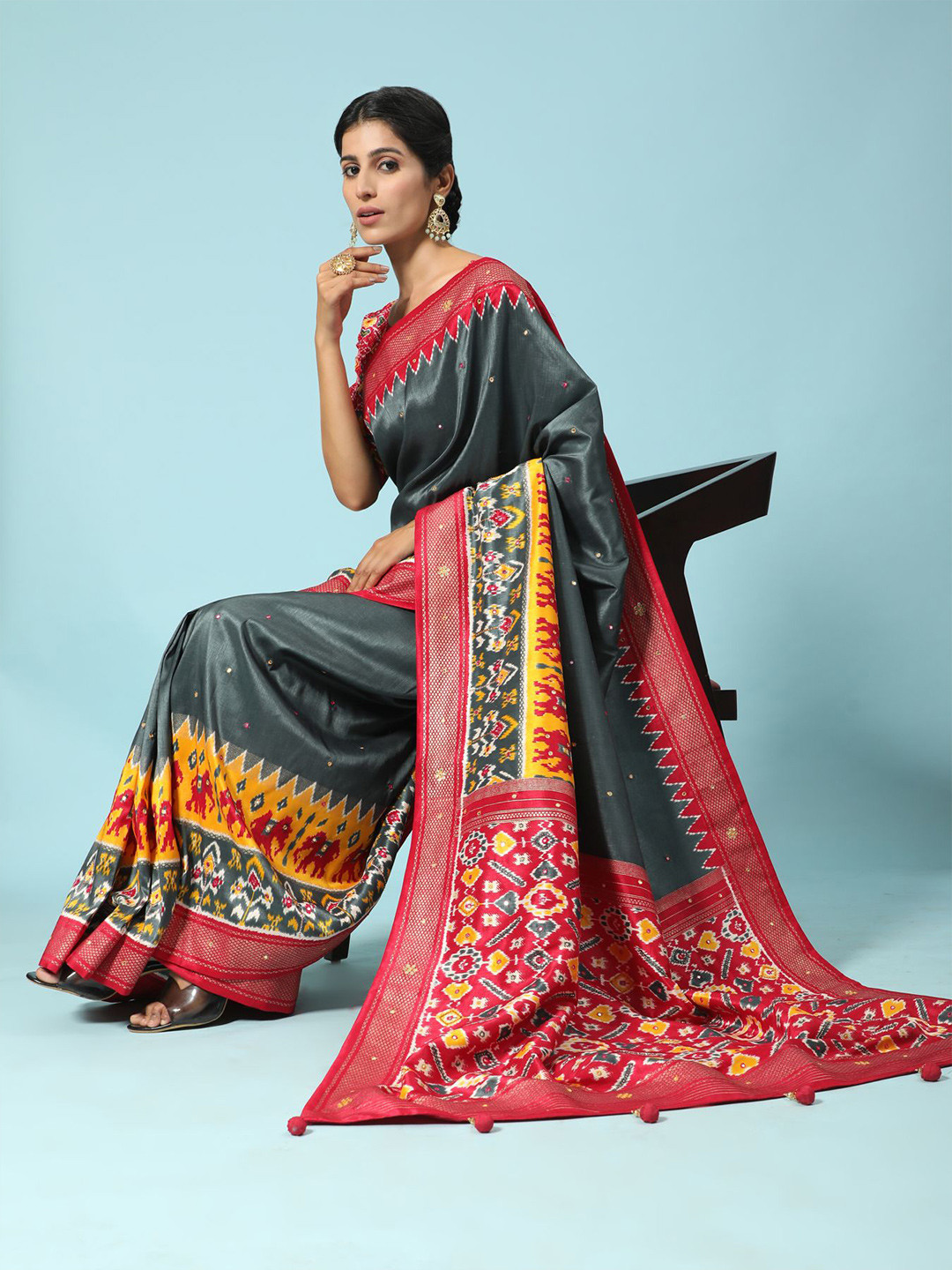 

Phenav Ethnic Motifs Zari Brasso Kanjeevaram Saree With Blouse Piece, Grey