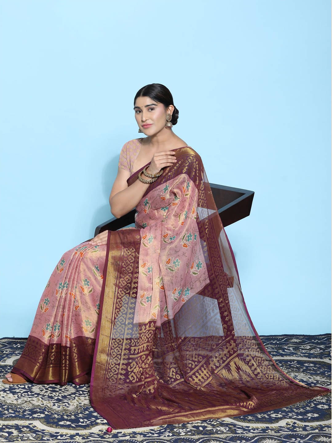 

Phenav Floral Zari Brasso Patola Saree, Brown