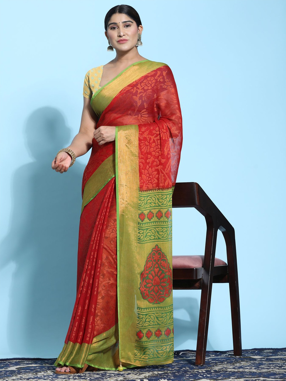 

Phenav Floral Printed Zari Brasso Patola Saree, Red