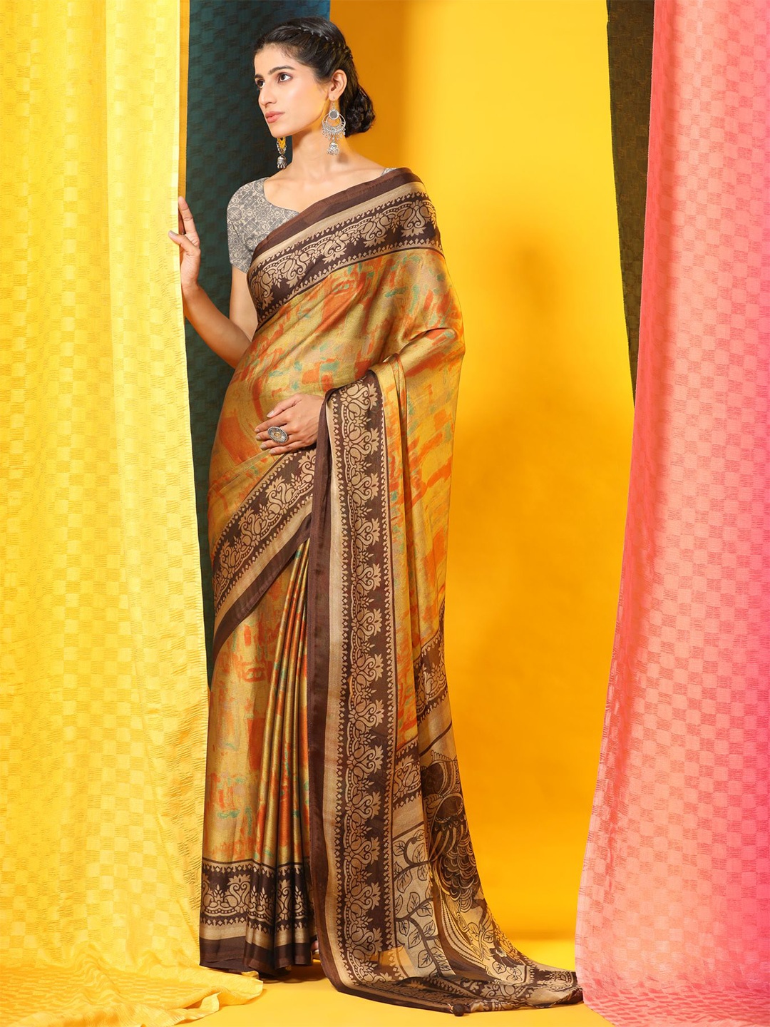 

Phenav Floral Brasso Patola Saree, Yellow