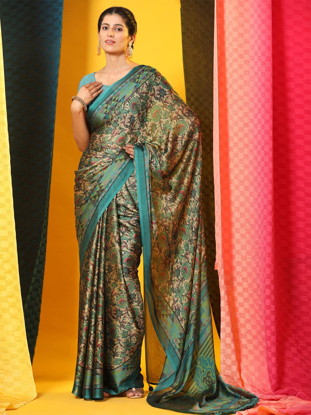 

Phenav Floral Printed Brasso Patola Saree, Green