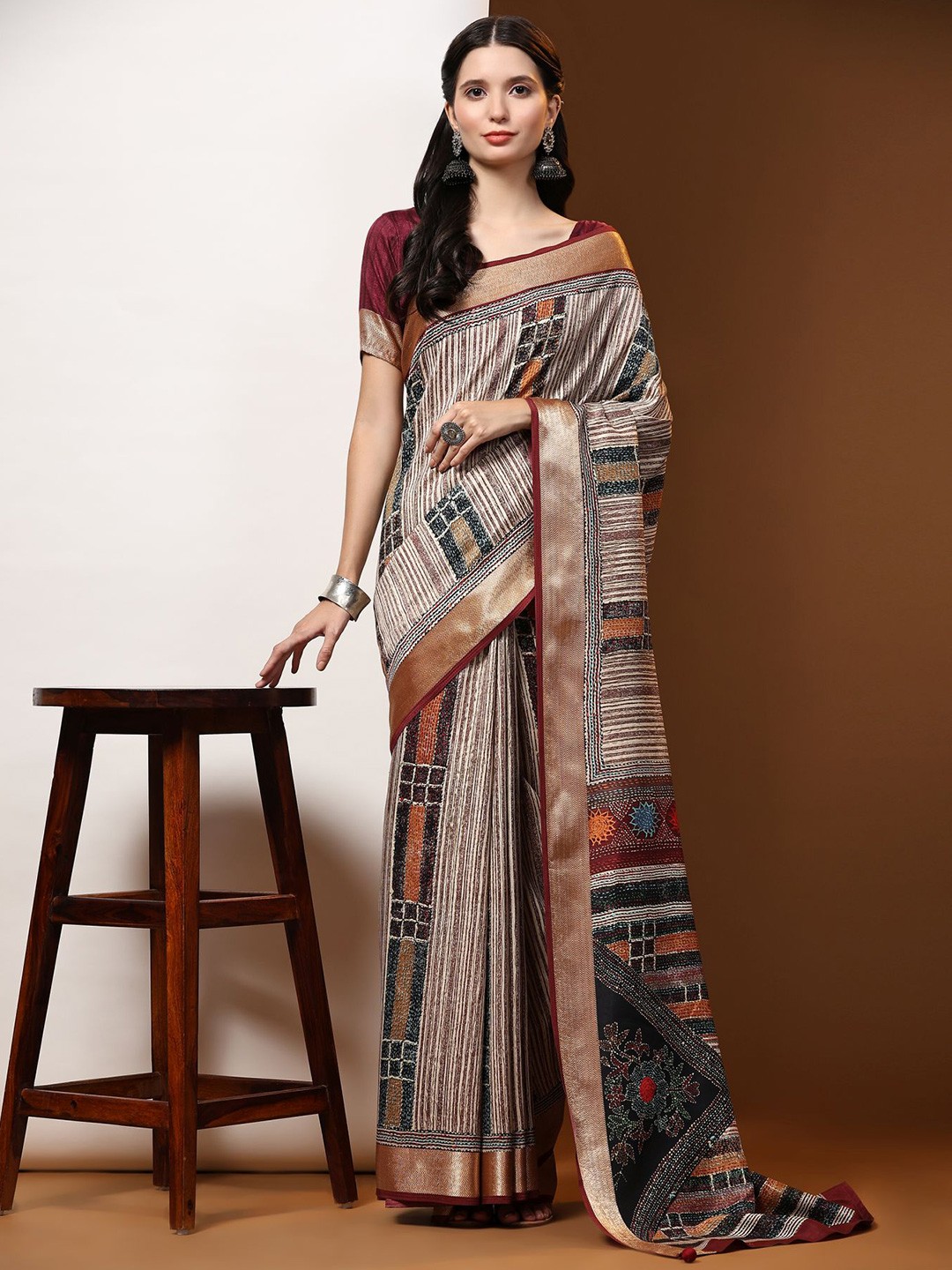

Phenav Abstract Printed Zari Brasso Kanjeevaram Saree, Brown