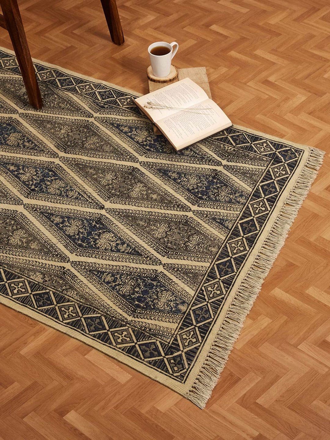 

Fabindia Beige & Blue Printed Woven Dhurrie