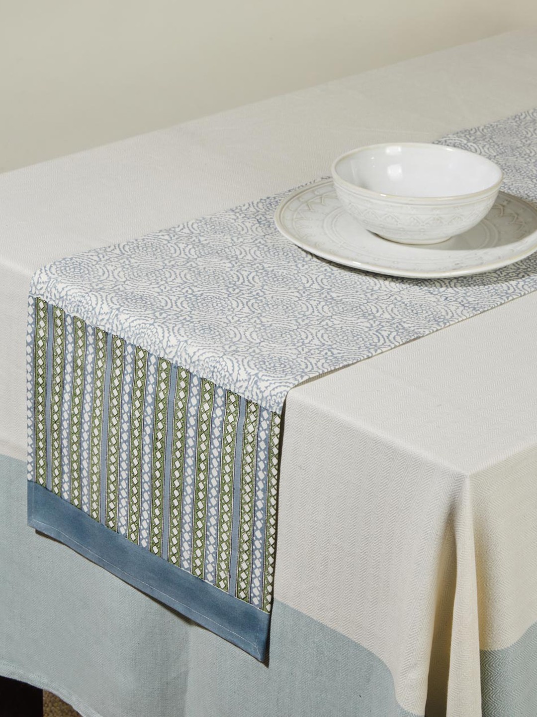 

Fabindia Shaalimar Anaar White & Blue Printed Pure Cotton Table Runner