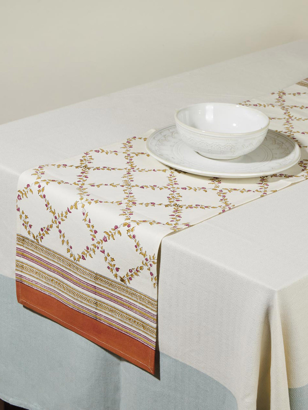 

Fabindia Beige & Yellow Printed Shaalimar Jaali Cotton Table Runner