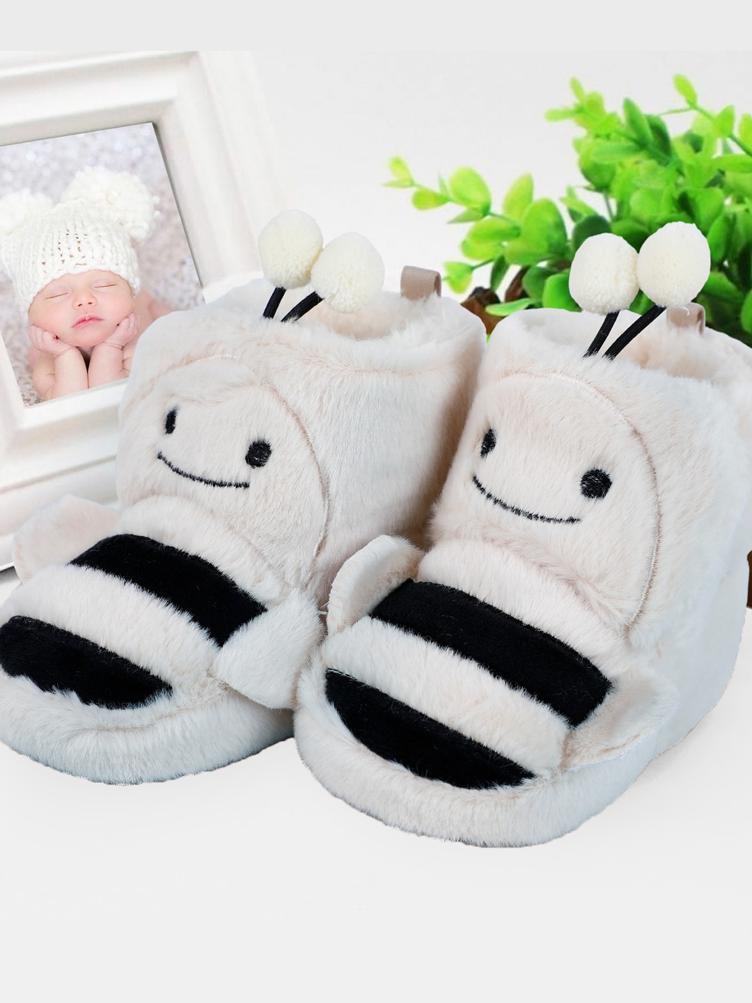 

Baby Moo Infants Colourblocked Pure Wool Anti-Slip Booties, Cream