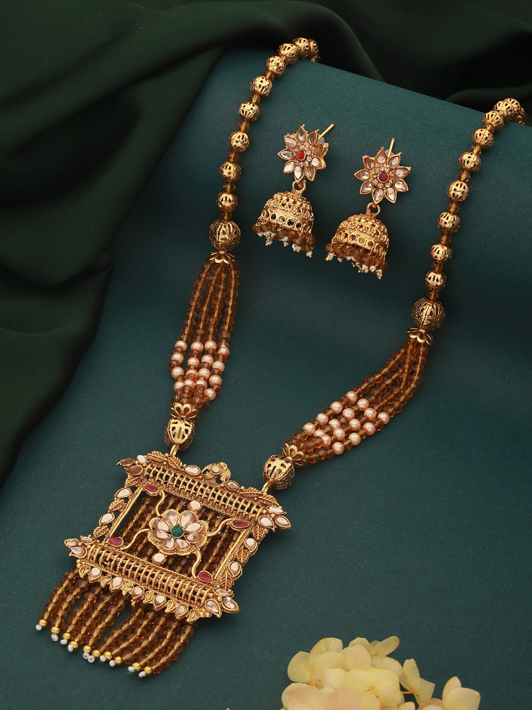 

Aadvik Designs Gold-Plated Kundan-Studded & Beaded Necklace & Earrings