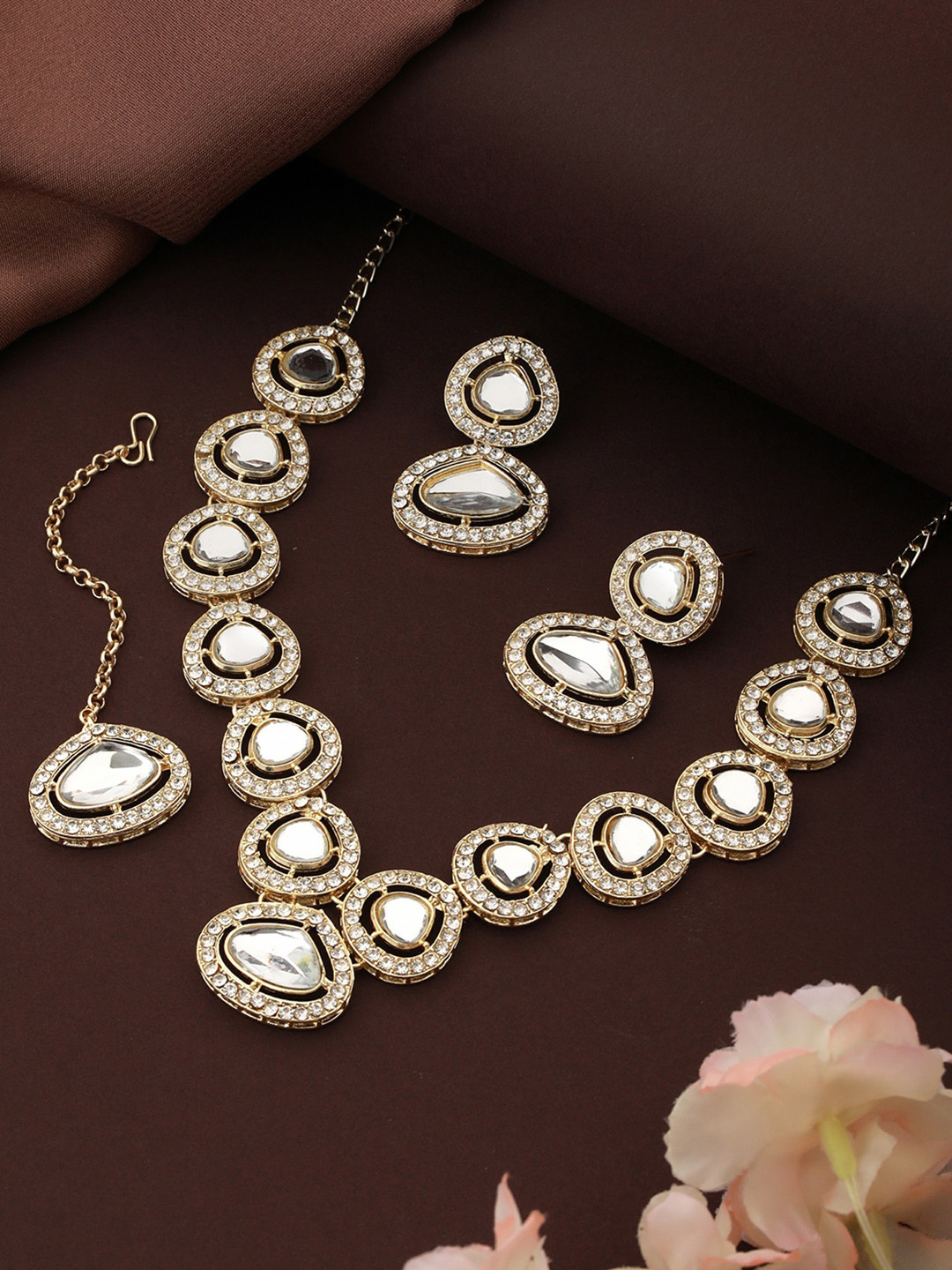 

Aadvik Designs Gold-Plated Kundan-Studded Necklace With Earrings & Maang Tika