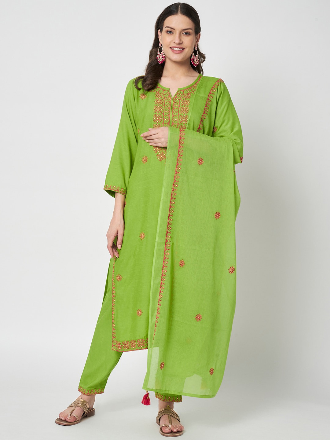 

IkDaiya Ethnic Motifs Embroidered Sequined Kurta with Trousers & Dupatta, Green
