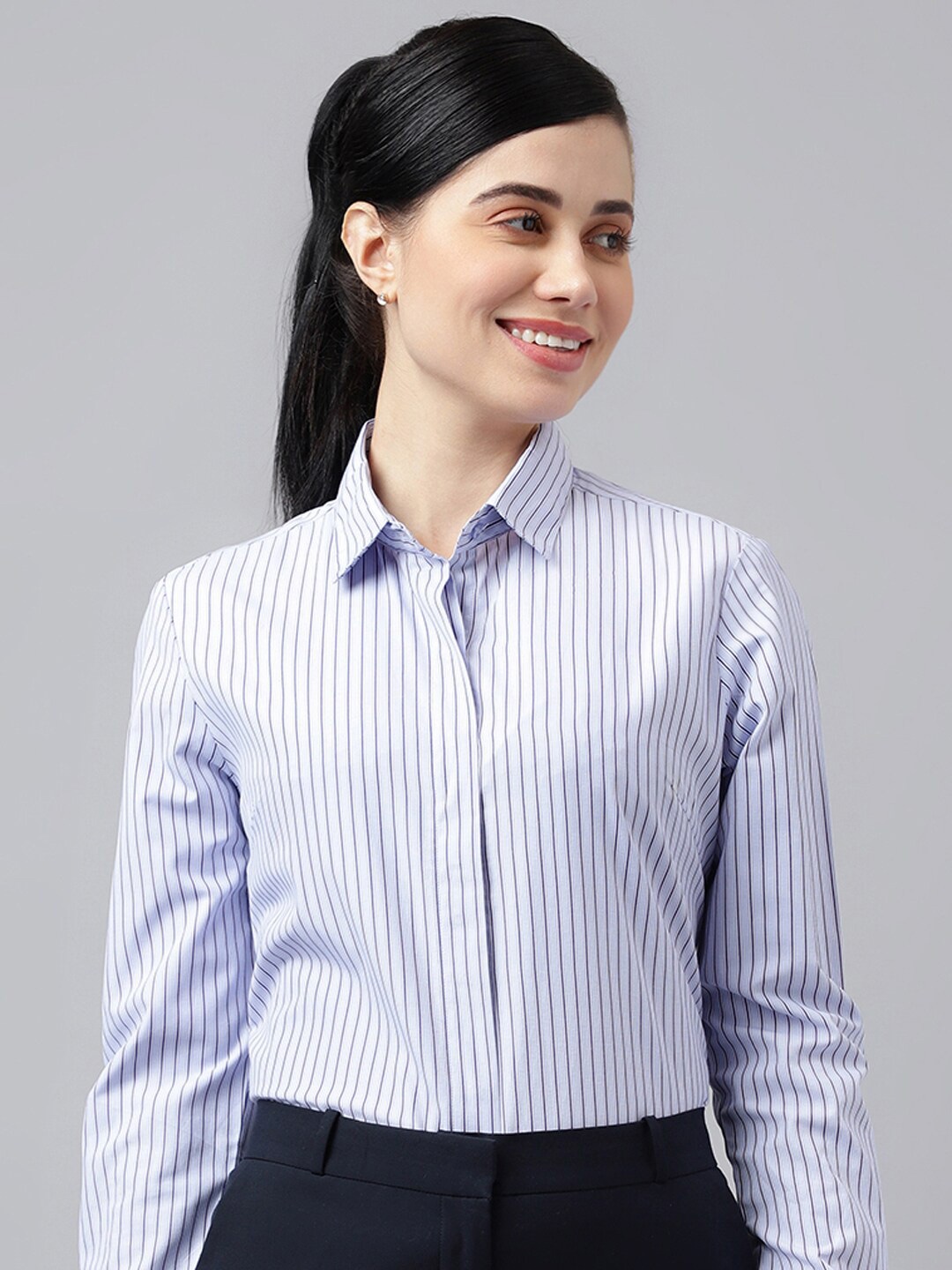 

English Navy Relaxed Vertical Striped Spread Collar Formal Shirt, Blue
