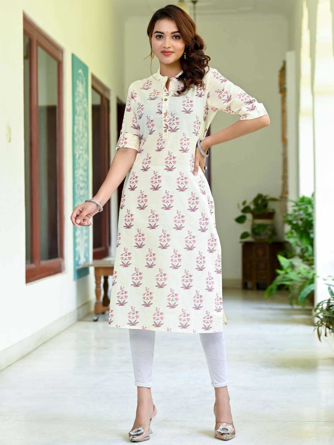 

Nishika Floral Printed Mandarin Collar Cotton Kurta, Cream