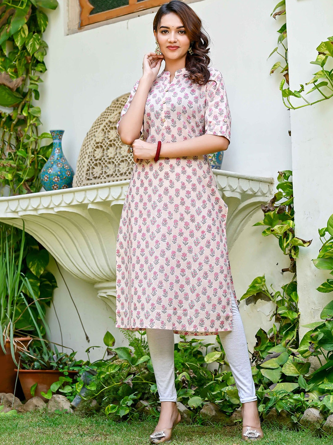 

Nishika Ethnic Motifs Printed Cotton Kurta, Pink