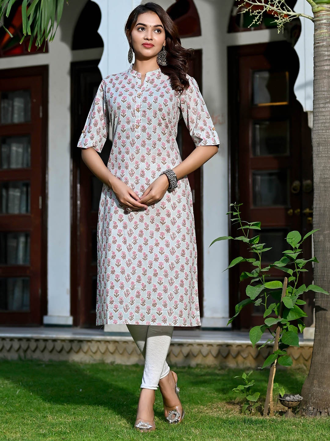 

Nishika Ethnic Motifs Printed Cotton Kurta, Grey