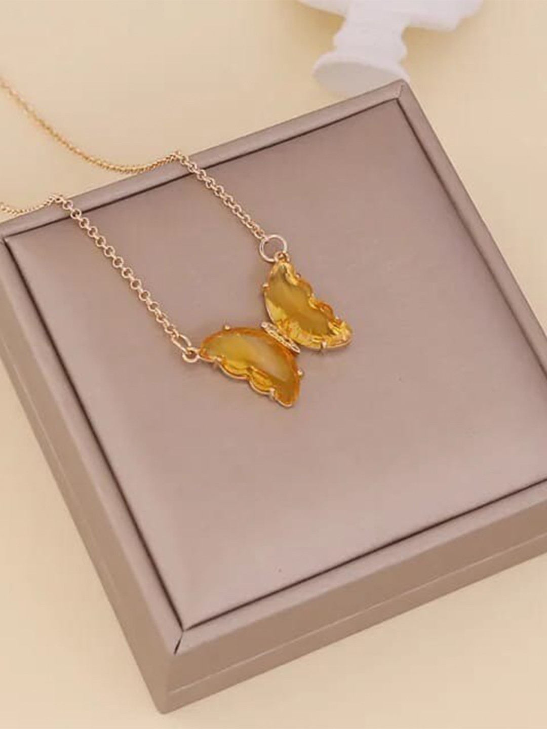 

VIEN Women Gold Plated Crystal Butterfly Pendant