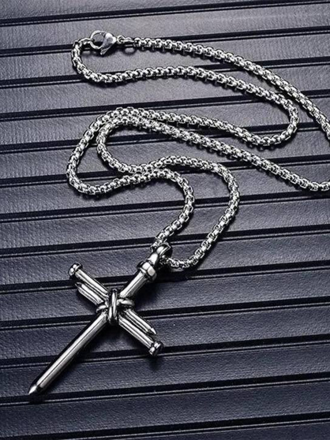 

VIEN Silver-Plated Cross Pendant With Chain