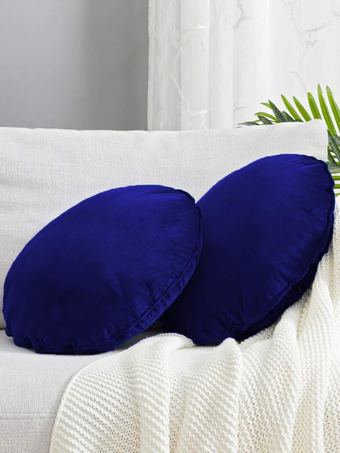 

CHRONEX Blue 2-Pieces Round Velvet Cushion Covers