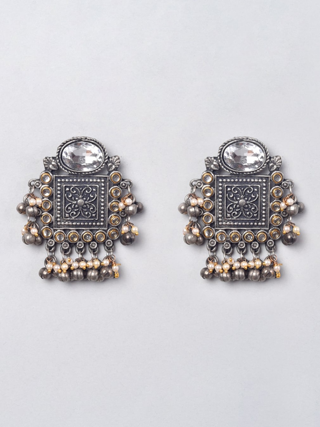 

phuljhadi Silver-Toned Oxidised Studs Earrings