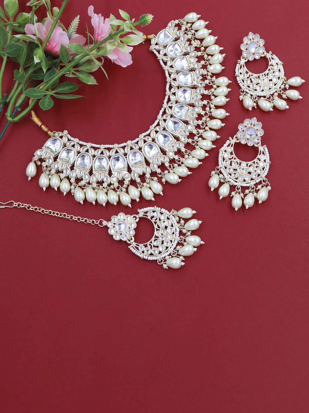 

Rhymee Gold-Plated Kundan-Studded & Beaded Jewellery Set, White